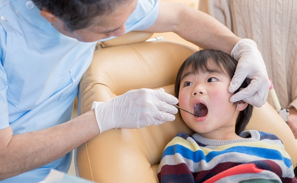 小児歯科の診察風景